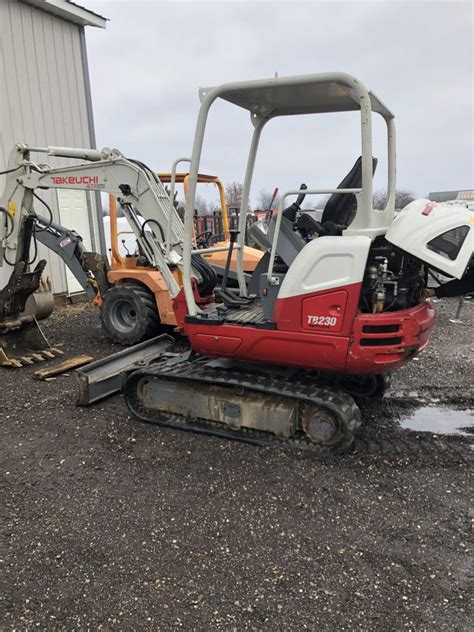 mini excavator with thumb rental